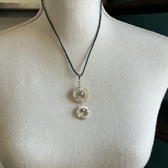 Ball & Circle Fashion Necklace - Picture 1 of 5